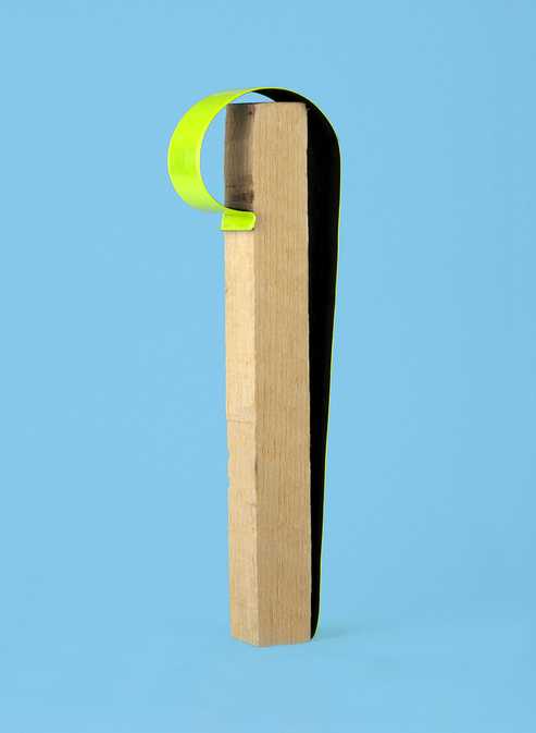 Wood with reflecting device on blue